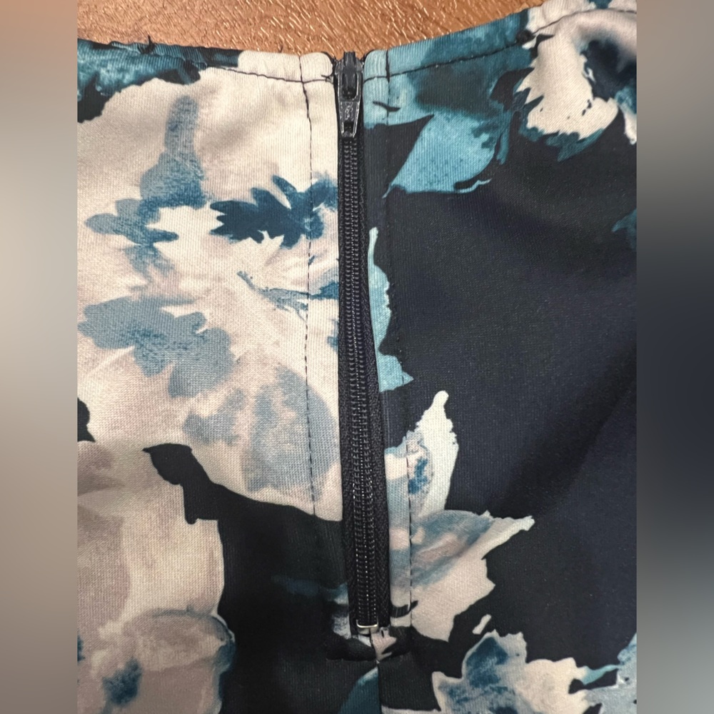 Floral Patterned Racerback Dress - Picture 5 of 6